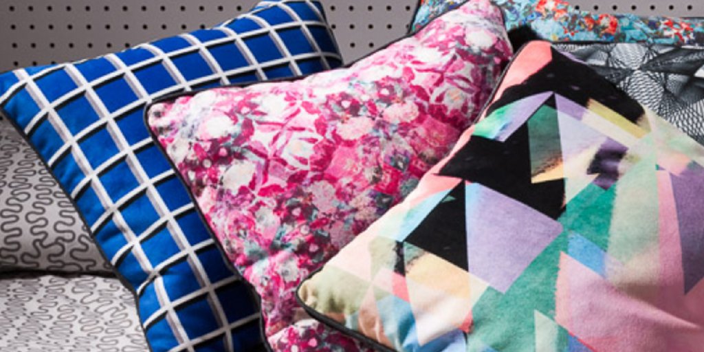 Oden_Gallery's tweet photo. Pixel Shift is an abstract printed decorative pillow with ripped and pixelated elements. https://t.co/aTUYGPJ3Wg
