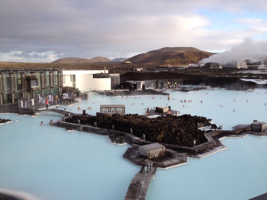 pinsaroundworld's tweet photo. The relaxing @BlueLagoonIS in #Iceland #mystopover https://t.co/HtXpxVMQse