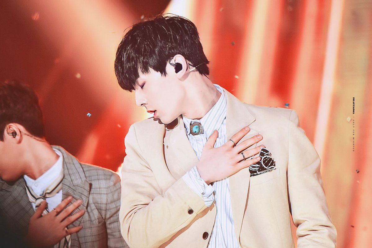 phantasma_mh's tweet photo. #프로듀스101 #황민현
난 항상 여기 이 자리에
가만히 너만을 기다릴게. https://t.co/psg6avOF2y