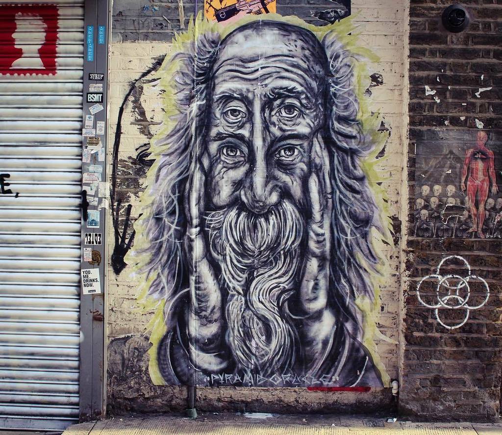 LondonArtCal's tweet photo. Beautiful new one by @pyramidoracle alongside older piece by #drsc0 on fashion street 
#streetart #graffiti #stree… https://t.co/Jy1RvkrN45 https://t.co/tx4kKxIc9f