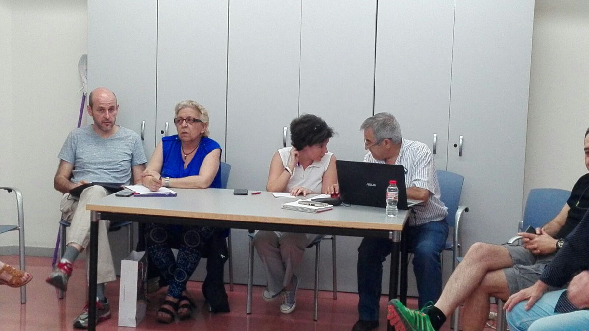 podem_sbd's tweet photo. Seguim debatent: suport ampli al dret a decidir i dubtes davant la viabilitat i les intencions de la proposta del Govern #DebatsPodem https://t.co/mlu6KyM5XV