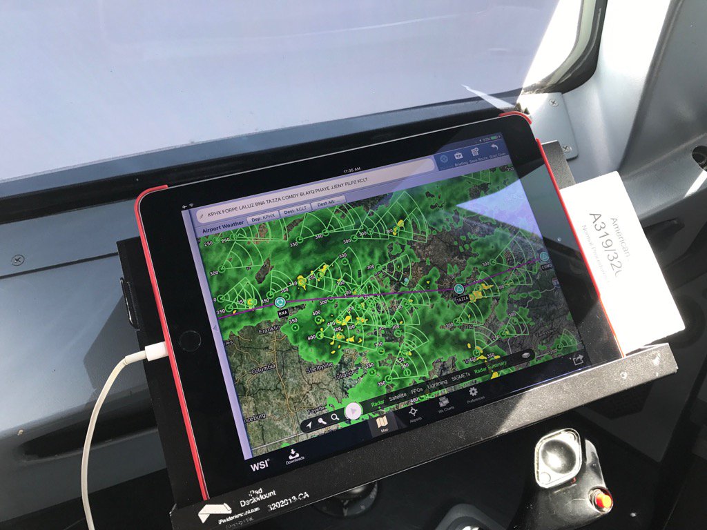 fromtheleftseat's tweet photo. ❤️ technology! #aviationsafety #AApilot #Airbuspilot #aviationweather #flying https://t.co/EcfZqKwFNh