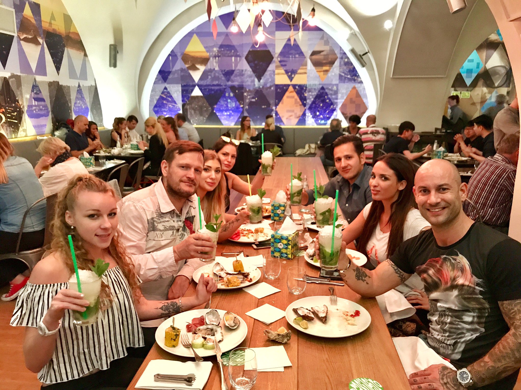 Dinner with friends in Prague @Mikeangeloxxx @anthonxgaultier @ianscottx ☺ https://t.co/wEF8H5zStq