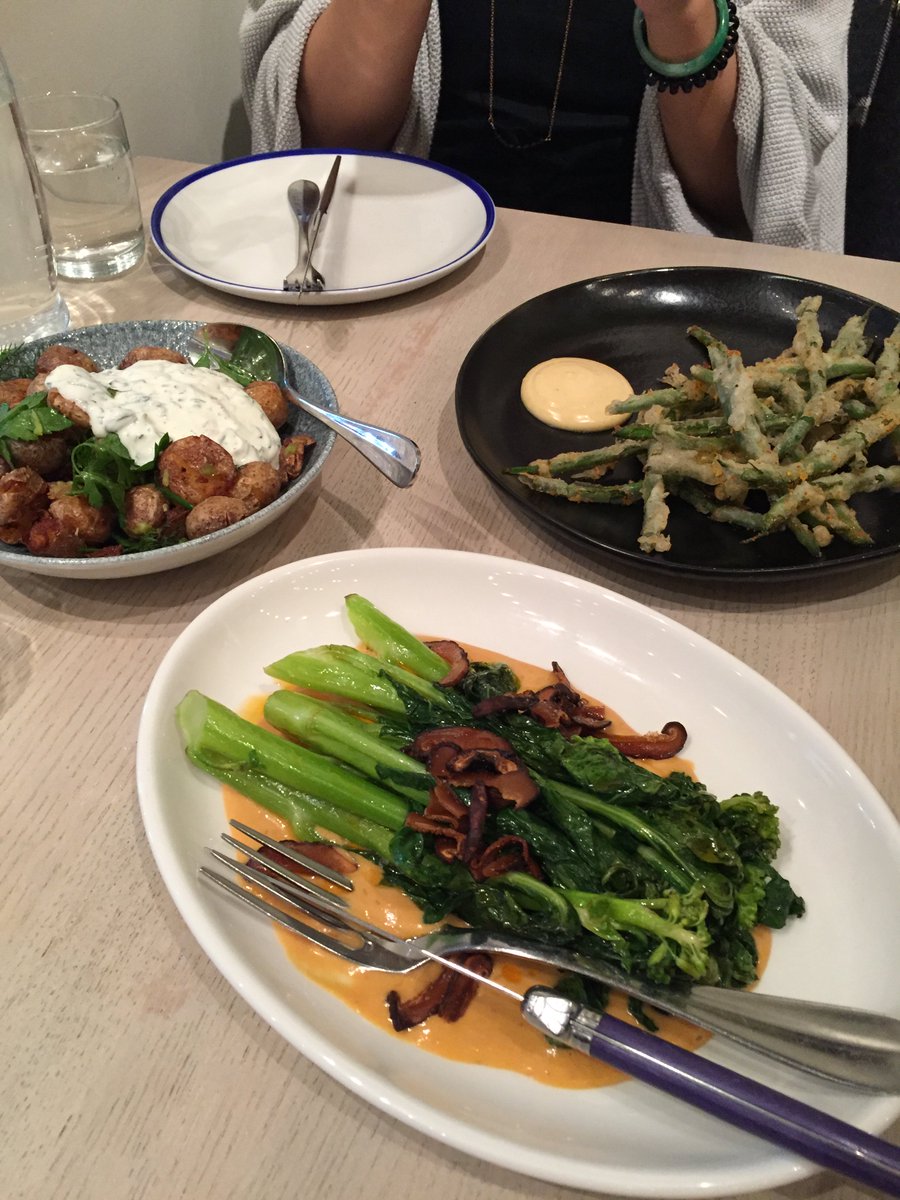 jomamaeats's tweet photo. Eating all the veggies at @10foothenry! Great space and good food! Read more: https://t.co/WEutPvWxWR #yyc #veganfoodshare https://t.co/LCIW0f08Vv