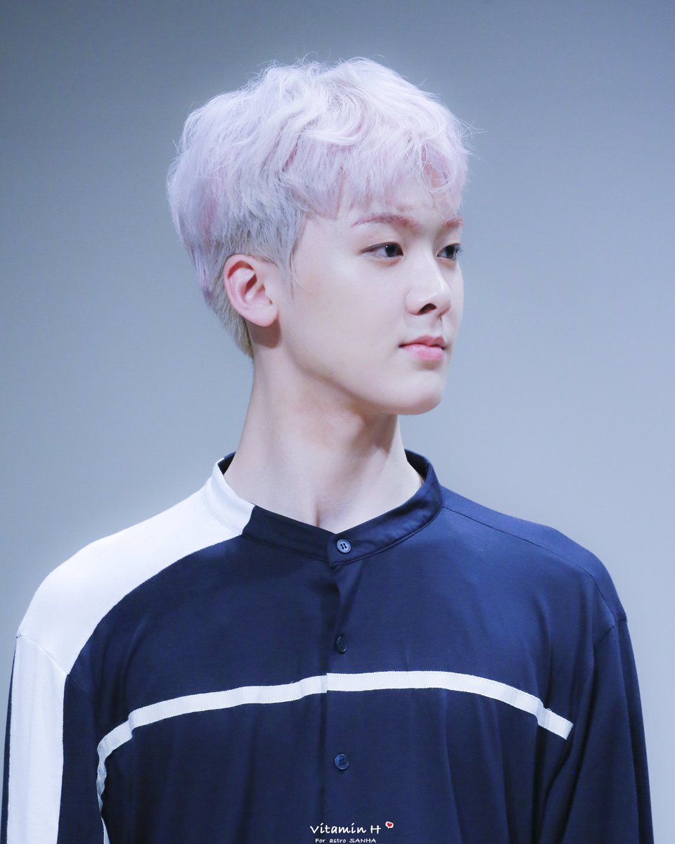 Vitamin_Ha's tweet photo. 170604 목동 팬싸 「HD」
#아스트로 #ASTRO #윤산하 #산하 
@offclASTRO #Baby   아우 https://t.co/e7n1zHzJaH
