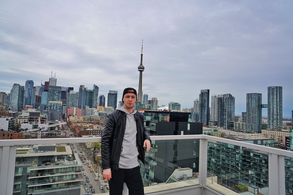 Hanging out in Toronto for a few days before I go back on tour! 🇨🇦 https://t.co/zGXjE55G3b