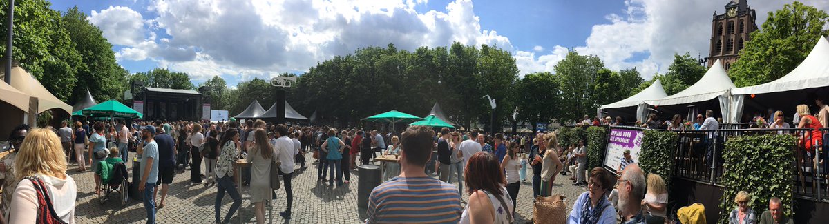 Bossche Parade stroomt vol voor <a href="/Trijntje_O/">Trijntje Oosterhuis</a> onder bezielende leiding van St.Jan 🙈<a href="/jazzinduketown/">Jazz in Duketown</a>