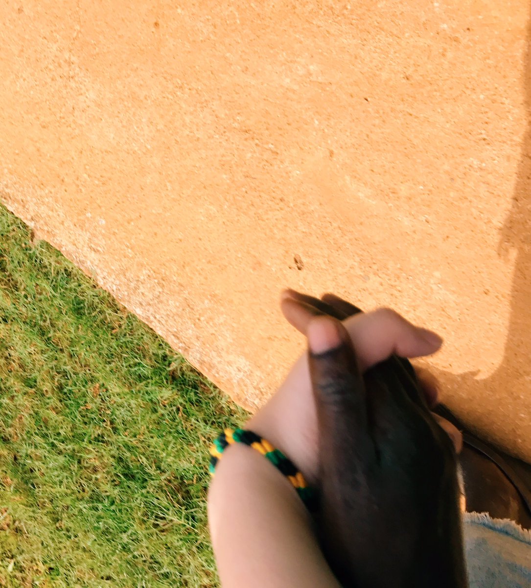 ameliascap's tweet photo. finally back from Jamaica 😛🇯🇲 https://t.co/fywUxQHMCw