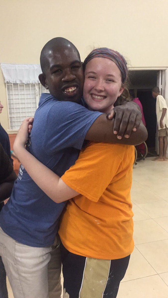 ameliascap's tweet photo. finally back from Jamaica 😛🇯🇲 https://t.co/fywUxQHMCw