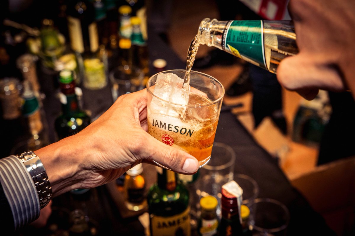 carlymrenee's tweet photo. FRIDAY @DrinkaboutMAD event @ezzingsolar! @jamesonwhiskey, prizes, terrace, food, music &amp; cool startup people! RSVP: https://t.co/ZkpLMxVIQq https://t.co/OFCYioqOLd