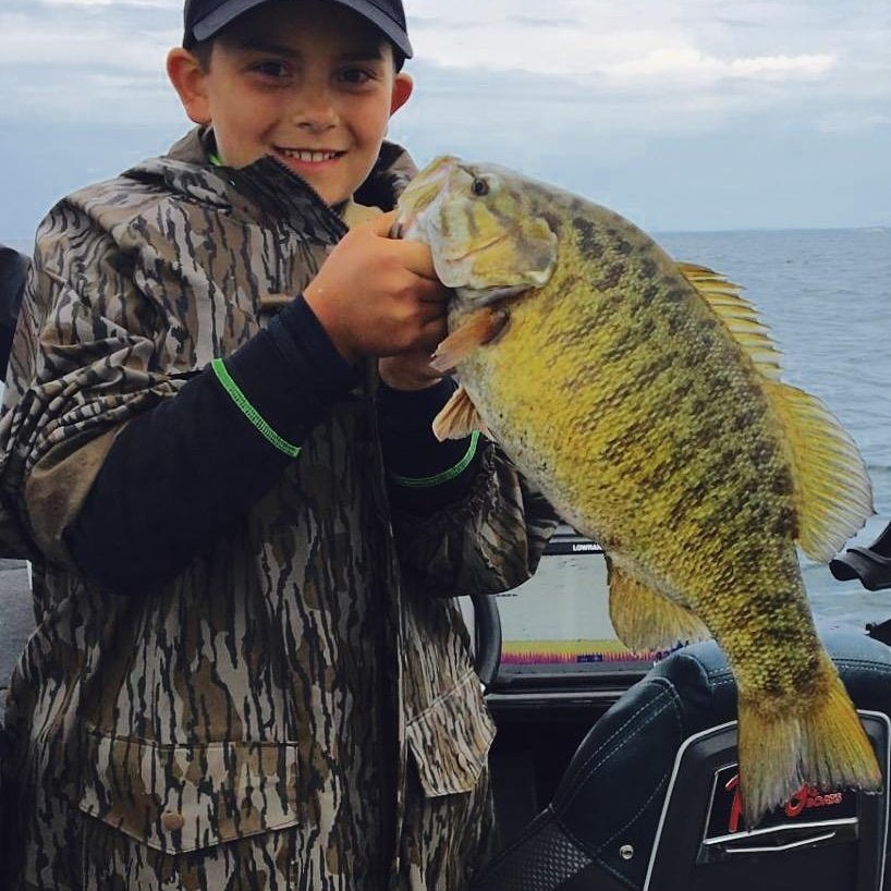 CaptnJoeFonzi's tweet photo. We've had an Awsome season so far, with true giant smallmouths including 29 over 6. All our weights are legit!!! https://t.co/UyJBehHN87