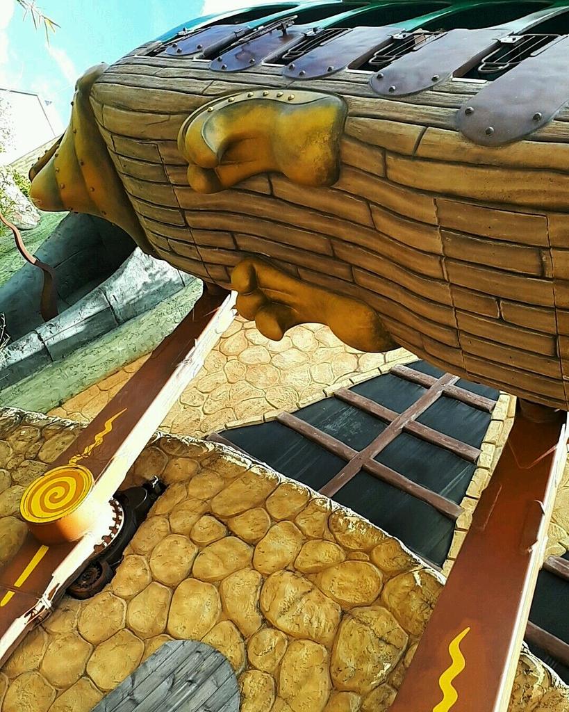 Der lustige Papagei 🐫
.
#phantasialand #wuzetown #wuzetal #derlustigepapagei #frezeitpark #amusementpark