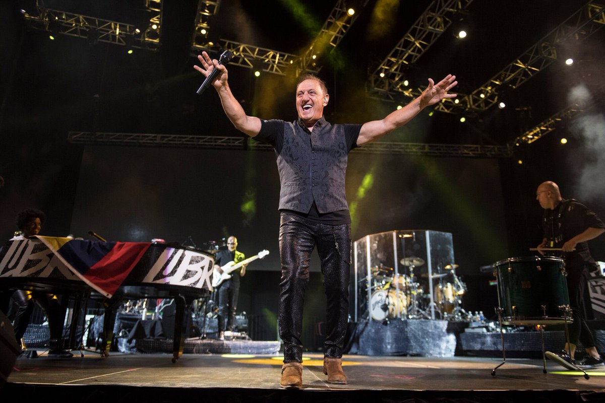 FrancoDeVita's tweet photo. Puerto Rico • Junio 02 • Choliseo #LibreTour https://t.co/HW16Iphe6f