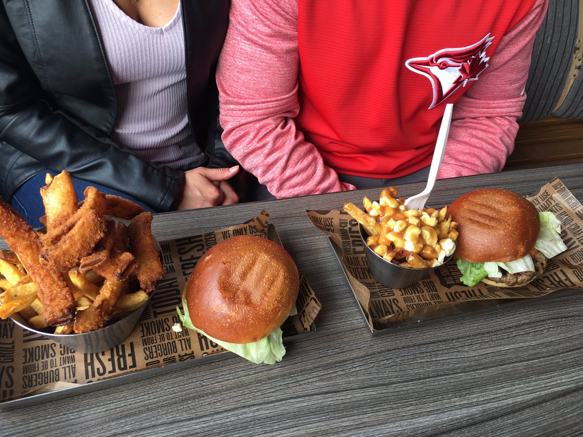 Bigsmokeburger's tweet photo. Have you had our Chipotle BLT yet? Mouthwatering burger by @ChefCorbin and we donate $1 to @ProstateCancerC #PlaidforDad #getinhere https://t.co/H2JOZ1g3by