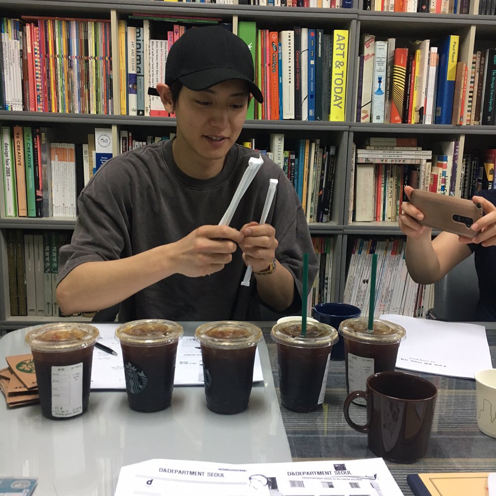 ChanHomeTH's tweet photo. 170605 mj_charmant_jenny อัพเดท ชานยอลไปเรียนและซื้อกาแฟมาฝากพวกเขา
https://t.co/2t9X3dzq0g
https://t.co/iG3am1G2Xu
https://t.co/WGzNrUrlRW https://t.co/4SmMKa7H3f