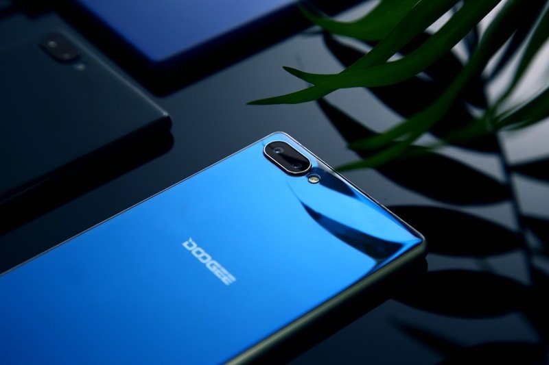 espcializados's tweet photo. #Noticias @DOOGEE_official.Hoy a la venta en su web el #DoogeeMix, un #smartphone sin marcos a un precio sensacional
https://t.co/ukphvireAB https://t.co/2EVFpVqLH5