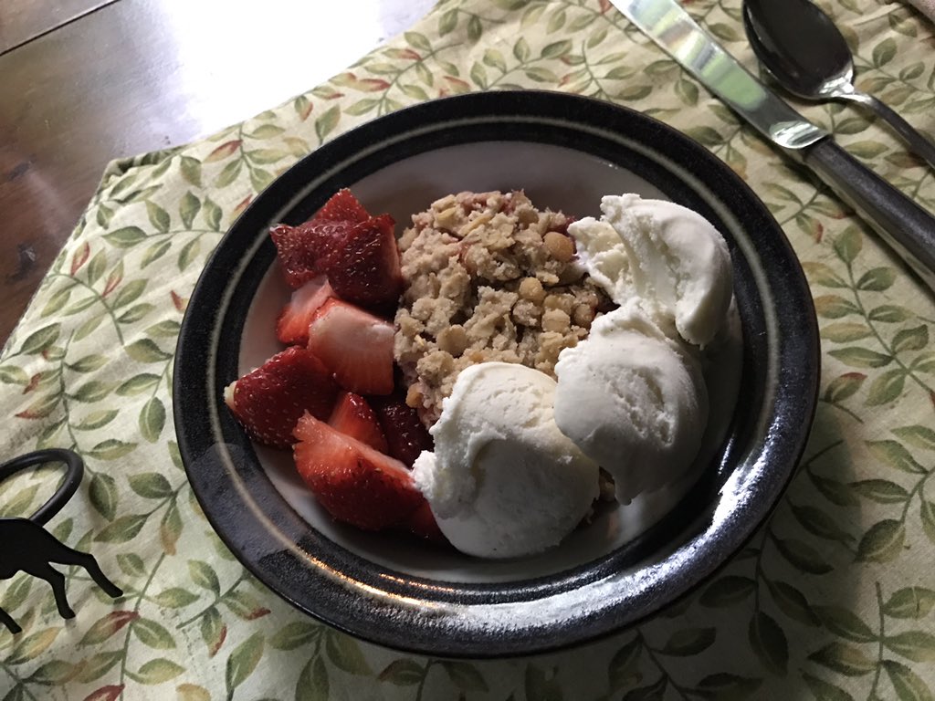 Strawberry rhubarb crumble with fresh strawberries ... a quiet Sunday moment at home with my parents ...