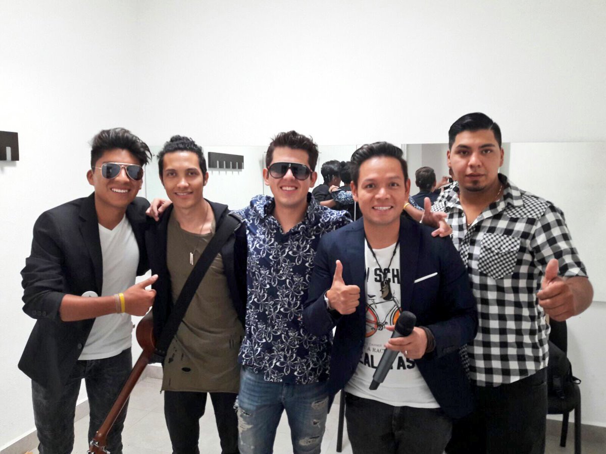 lexmusicmx's tweet photo. La tarde de ayer la rompimos con @SomosRWR #LexTour 🔥🔥🔥 https://t.co/aVc9PPWnKm
