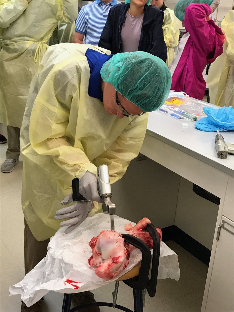 Royster_MS_NA's tweet photo. Scrubbed out for some real bone surgery! https://t.co/mtSiIa9LRY