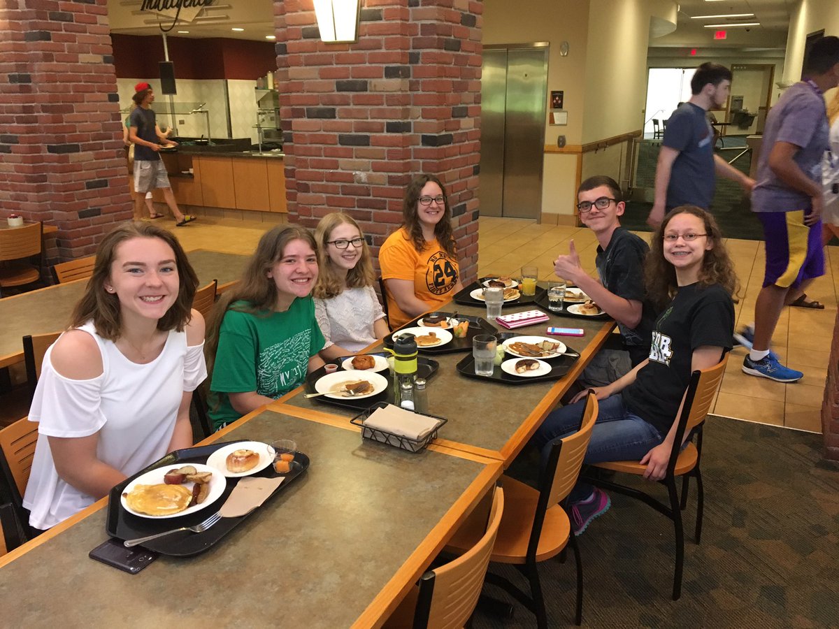 drridlehoover's tweet photo. An @moundsviewhigh tradition, the annual Senior Breakfast. #mvhslearning https://t.co/LdgNWTBmWn
