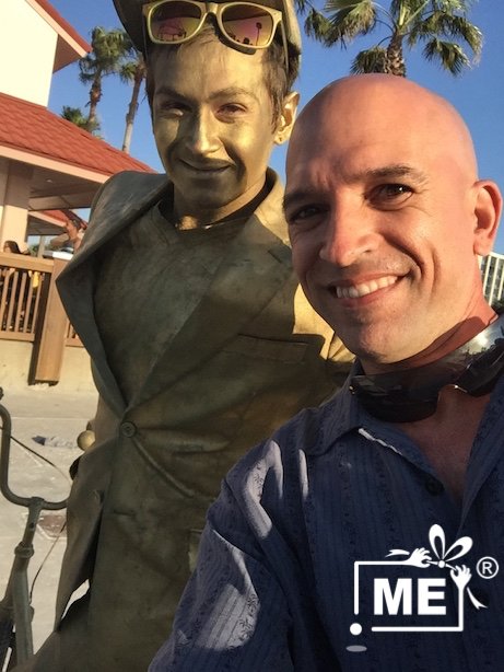 #gigeo #founder WhoLovesYou.ME #buskers #musicians #streetperformers 8134