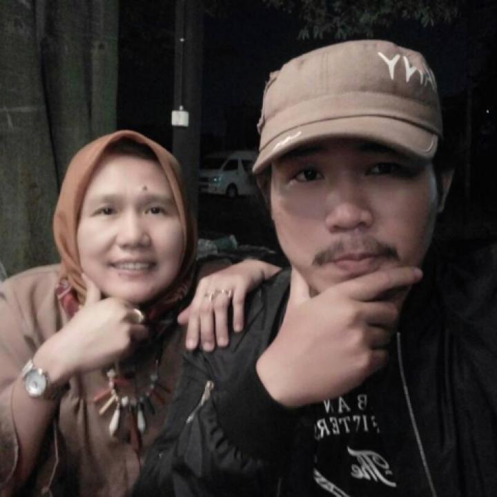 fadlikrustian's tweet photo. Come hangout with me > Yang kenal boleh masuk on #BIGOLIVE https://t.co/Z2noritVYY https://t.co/zvaiyLYsk4