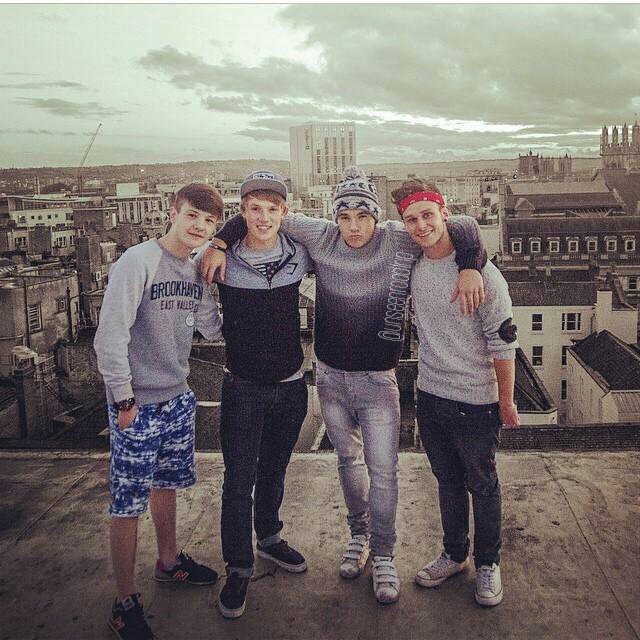 unseenroadtrip's tweet photo. @RoadTripTV okay but doesn't this look like where they filmed their "I'm the one" cover?? π±
#fetusmikey #fetusrye https://t.co/WLKNEZ7mqY