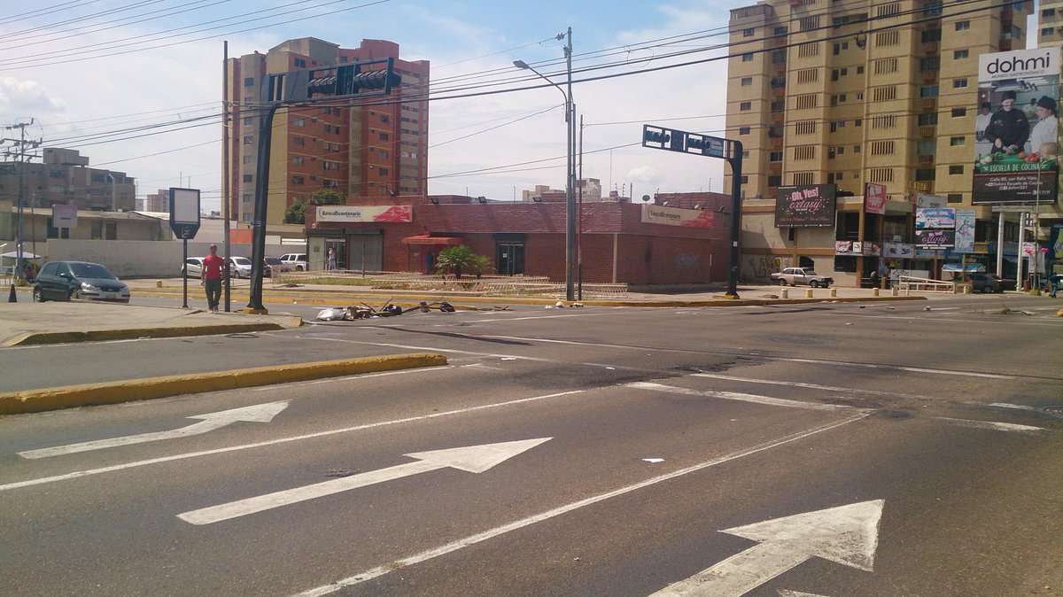 Tar46ca's tweet photo. @trafficMcbo esta es Av Delicias con Cepillo Acosta. Tomar vías alternas. https://t.co/pSivSICwqJ
