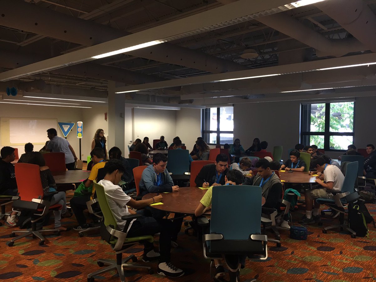 #HackAdventure has started. Really excited! Great work <a href="/codetrotters/">Codetrotters</a> <a href="/INprendePR/">INprende</a> <a href="/DDECPR/">DDEC Puerto Rico</a> @PRScienceTrust <a href="/GFRMedia/">GFR Media</a>