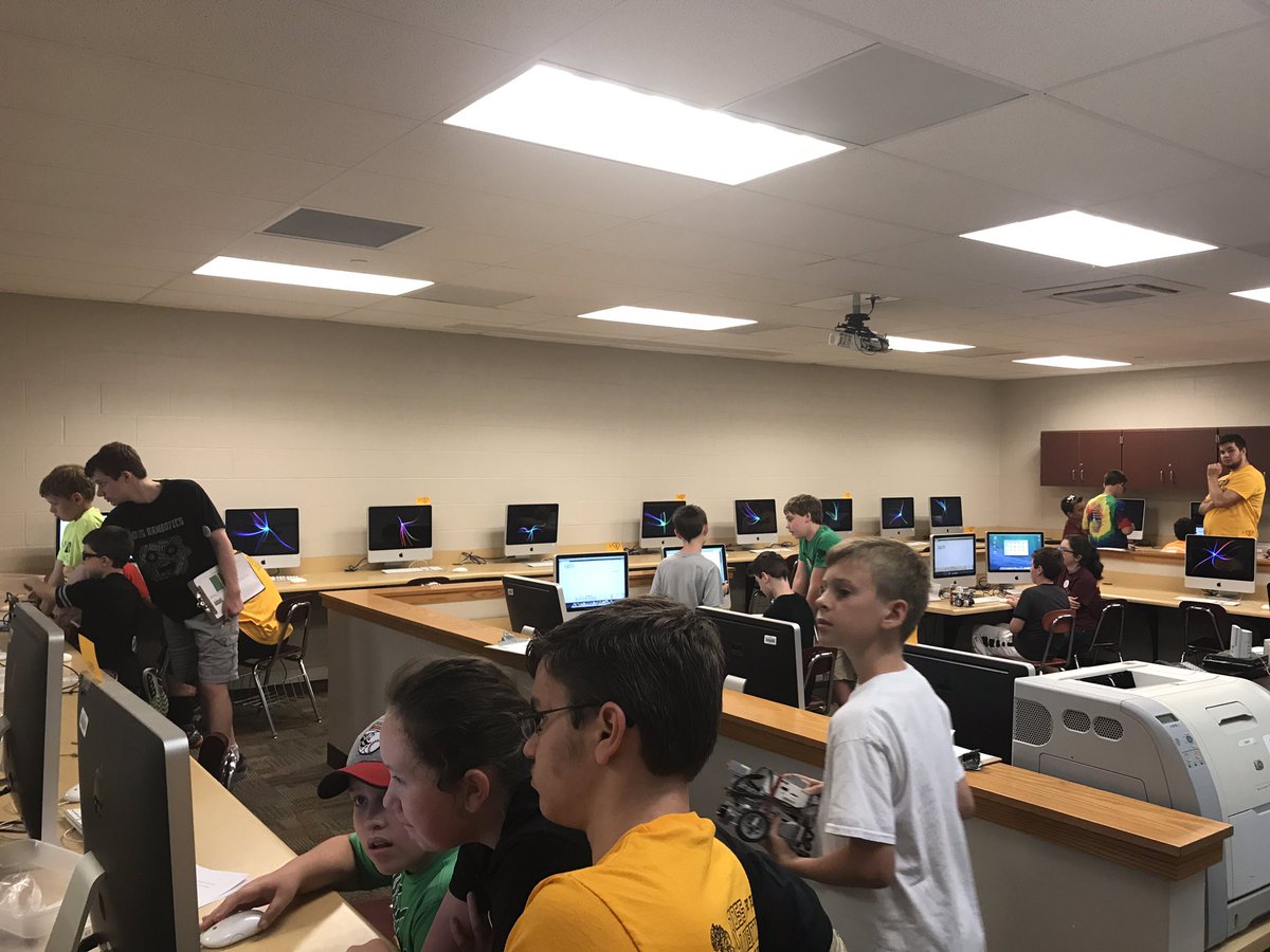 RossMiddleRAMS's tweet image. Ross Rambotics Lego EV3 Robotics Camp underway at RMS! #STEMrules #alwayslearning