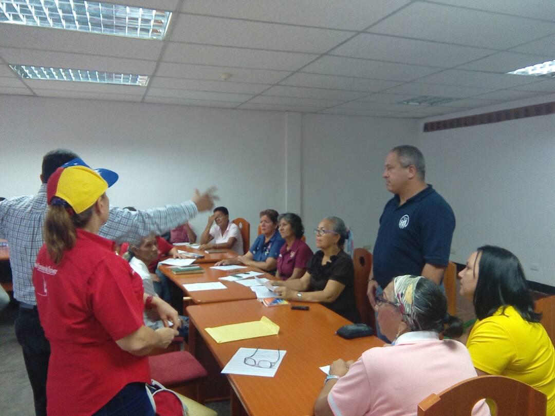 inass_delta's tweet photo. #AldeaIntegralLaVictoria #Asamblea #AdultosMayores #ConLaConstituyente @Inass_GeroAldea @magallyvina @GobLizeta https://t.co/lxj7hwWxmw