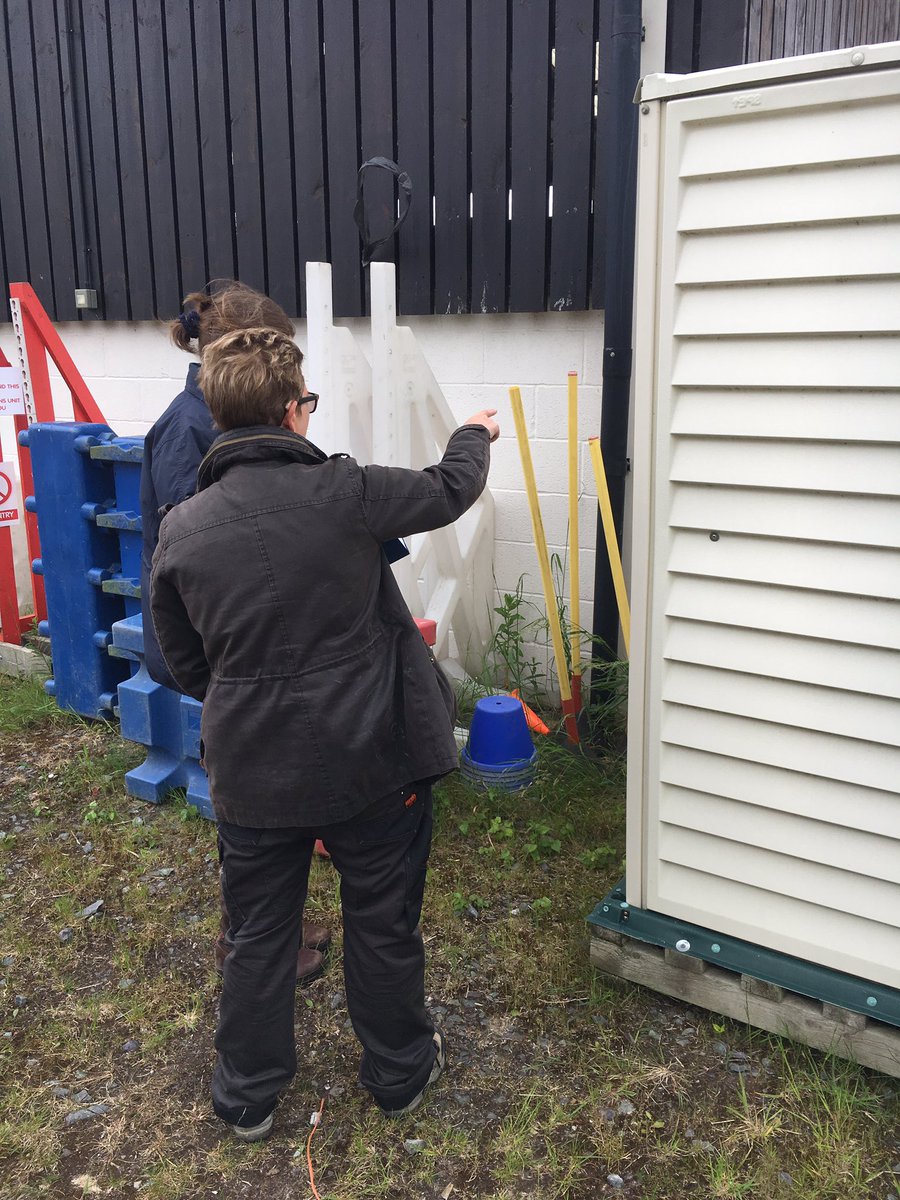 britpestcontrol's tweet photo. Today we have volunteered @Blue_Cross_Roll with some surveying, proofing and yard chores (led by @Deetheratkiller) #worldpestday #pestaware https://t.co/7GTcvkjdpC
