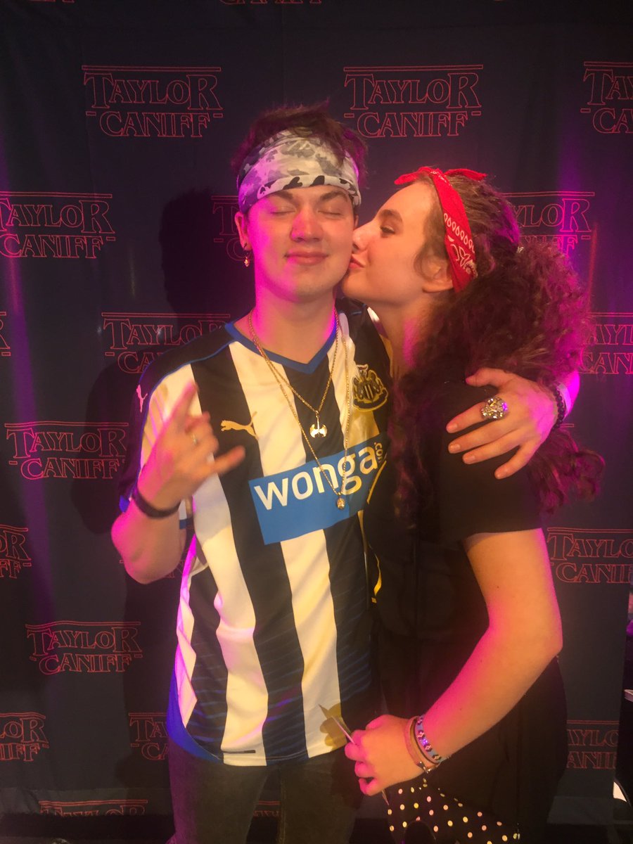 dls_rwld's tweet photo. Thanks bby🌹 @taylorcaniff I love you so much❤️ https://t.co/7uVbyTEw73