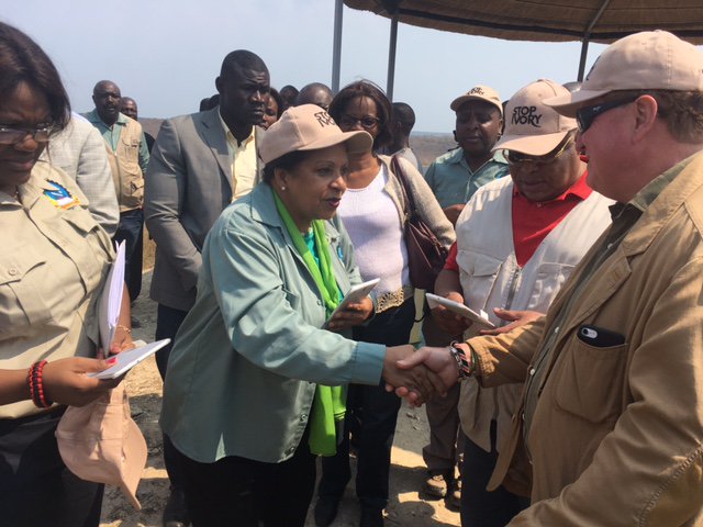 StopIvory's tweet photo. Angola's lights a fire and demonstrate its commitments by torching the country's main ivory stockpile of 1.25 tonnes. #WorldEnvironmentDay https://t.co/7OVy2KaB25
