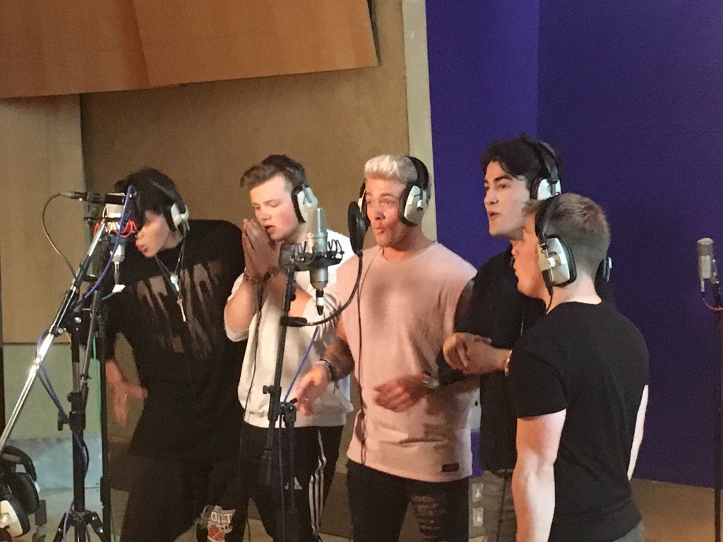 Greatest_Days's tweet photo. @ItsSarioSolomon @NickCarsberg @AJBentleyUK @YazdanQafouri @CurtisTJohns are in the studio and it's sounding sweet https://t.co/M3T4QwhwA1