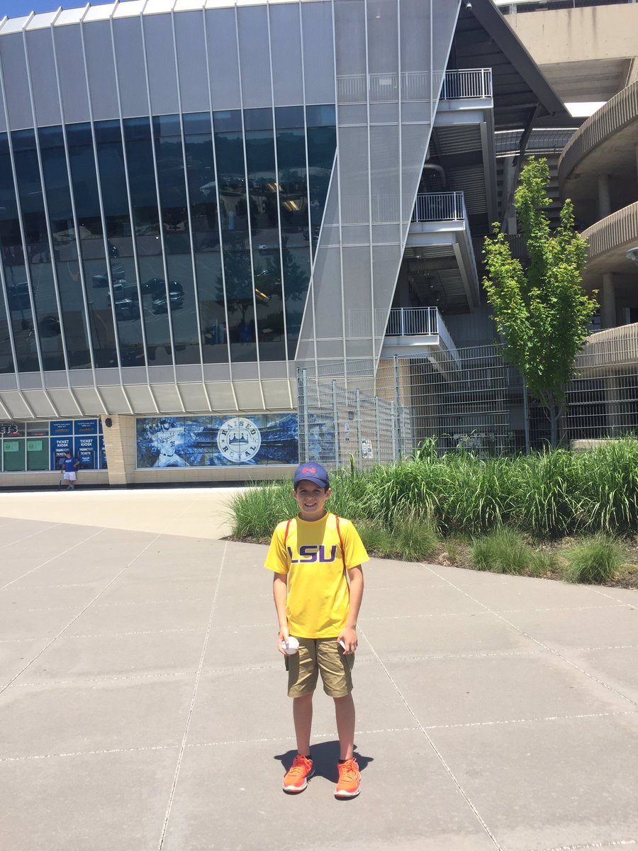 Super_sin's tweet photo. Patiently awaiting @ABREG_1 and the @astros at Kauffman Stadium #GeauxStros https://t.co/zu4lBPXThm