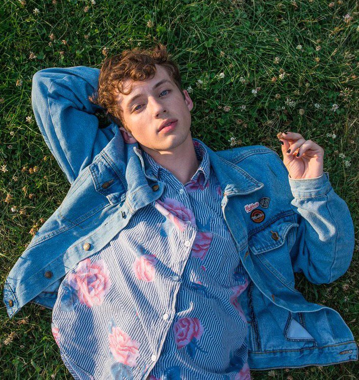 Happy 22nd birthday amazing Troye Sivan        