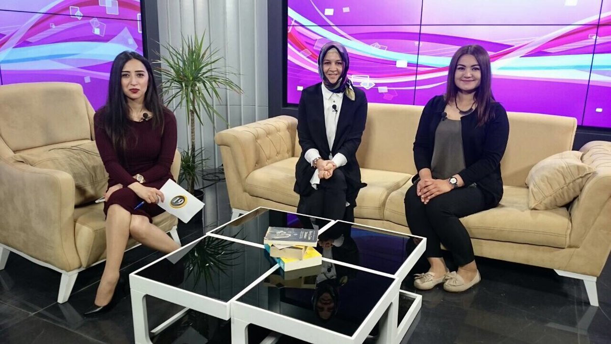 TV19Corum's tweet photo. Genç İyilik Klubü Başkanı Sümeyye Esenyel  ve HİTÜ öğrencisi Zeynep Kurt BİZ BİZE'ye konuk oldular.
WhatsApp: 0552 417 18 19
#tv19 #Çorum https://t.co/s6YCa86zsK