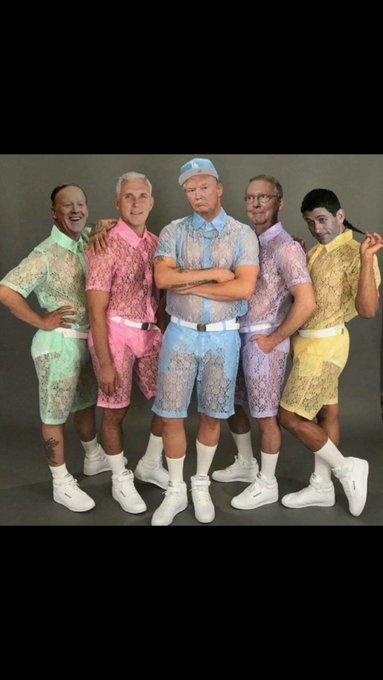 Rollin up to the Rose Garden with the squad Lit AF https://t.co/hgyXKYZsEJ