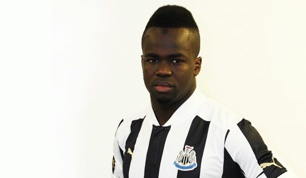 lnstantFoot's tweet photo. 😭 La femme de Cheick Tioté attendait un enfant qui devait naître cette semaine... [@ed_aarons] https://t.co/rBeTLbaFeU