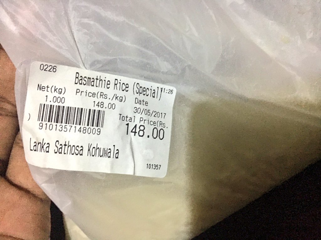 BuduMalli's tweet photo. They said #Basmathi Rice imported from #Pakistan suitable for consumption, & I tried.
Conclusion: This rice ball bounce on the floor 😱#WTF https://t.co/NZfddvw7mz