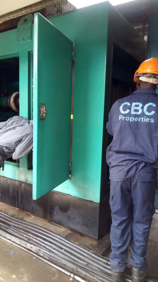 CBCTowers's tweet photo. Radiator washing day &amp; Coolant refresh! Running a generator using a coolant &amp; water mix reduces overheating &amp; shutdowns! #lekki #maintenance https://t.co/PgvNodRRuM
