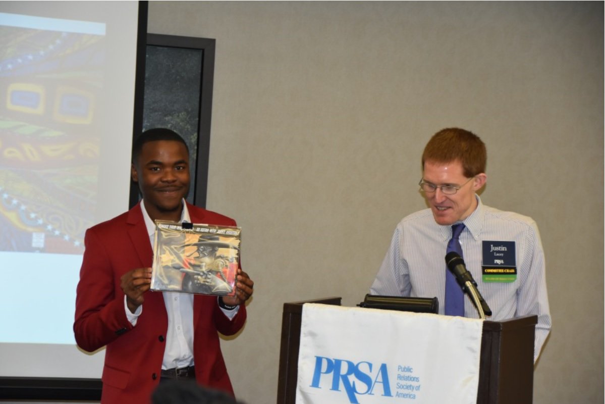 JustinLLacey's tweet image. Gave print by fellow @MCOCHouston member Jimmy Houston as door prize at May @PRSAHouston lunch. Winner was visiting @TexasSouthern student.