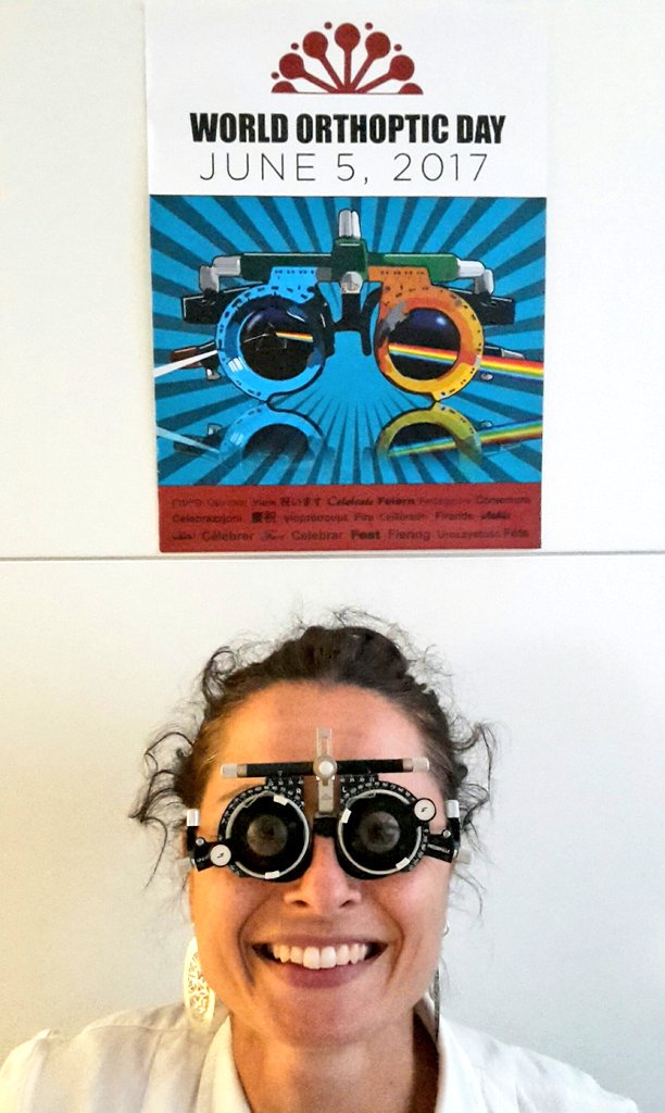 ChiaraMore_137's tweet photo. #orthopticselfie @valentinacontin il nostro poster vivente WOD2017 💖👀👓👑💎 https://t.co/51MM54VyXp