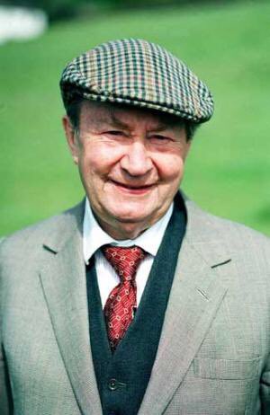 PaddyMcGuinness's tweet photo. RIP the great Peter Sallis. #CrackingToast https://t.co/7VEADNZcNK
