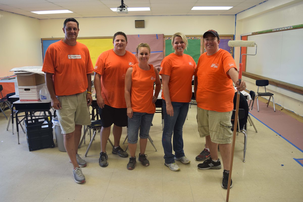 ISDSchools's tweet photo. Project Shine is June 24! Help make Benton, Spring Branch, Santa Fe, Sycamore and Nowlin shine! #isdstrong https://t.co/ZkKuGn29ae https://t.co/jiqlGctdcB