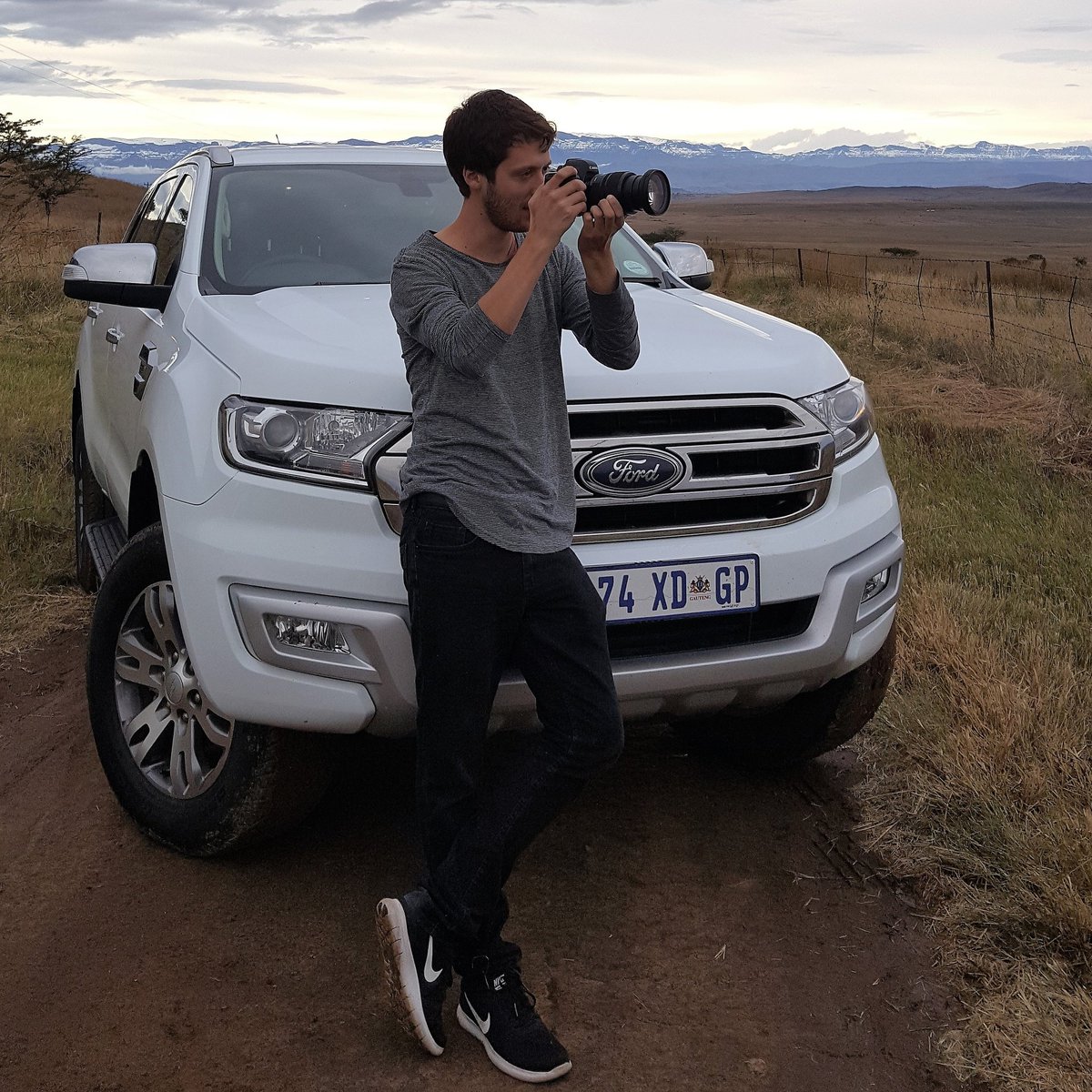 AfricanTrvlCrew's tweet photo. Its not difficult to look cool when you have the right accessory #mondaymotivation #traveleverest #khulumalocal https://t.co/mWt9fhGoIk