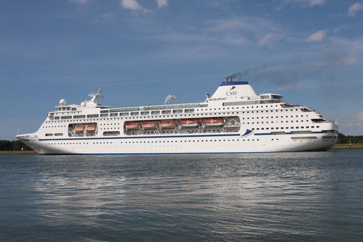 MV_Columbus's tweet photo. Next stop, London Cruise Terminal. #WelcomeColumbus https://t.co/v8bzZ409LM