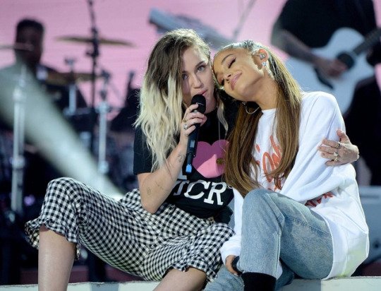 ariana pics tweet media
