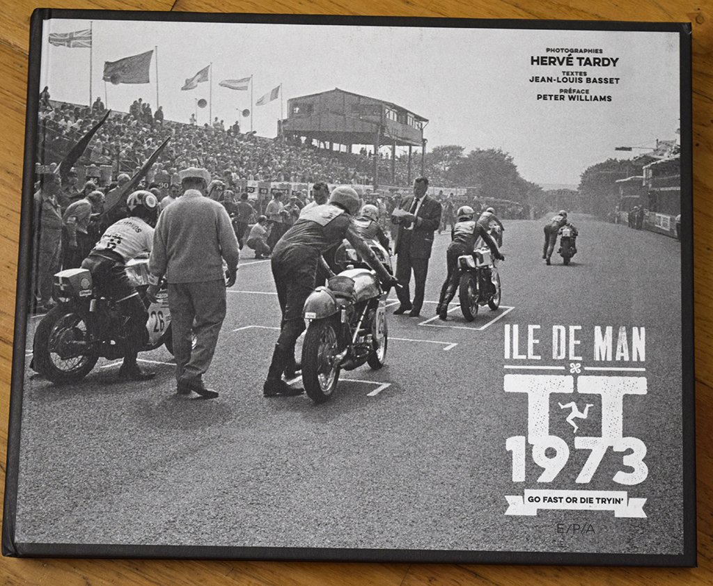 Fastandlucky's tweet photo. Superbe book sur le TT 1973 et l'univers de la moto d'époque, épique ! https://t.co/8USbIJRpN7 #touristtrophy #iomtt2017 https://t.co/wy3AQk5D5d